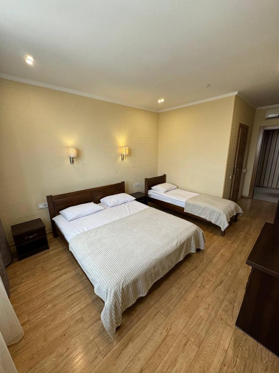 Passage Hotel Ternopil Bagian luar foto